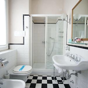 Habitación Estándar con 2 Camas Individuales